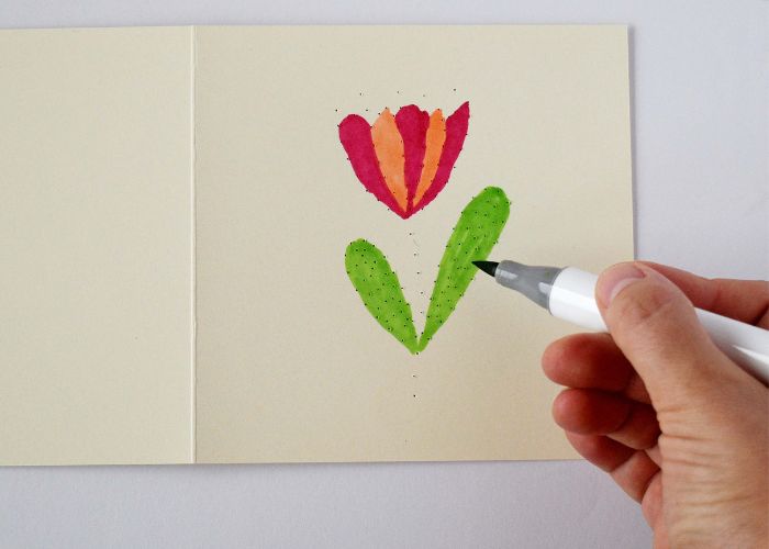 Colorea la flor con rotuladores