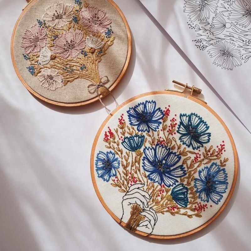 Bouquet de bleuet - motif de broderie à la main par Moody Green sur Etsy