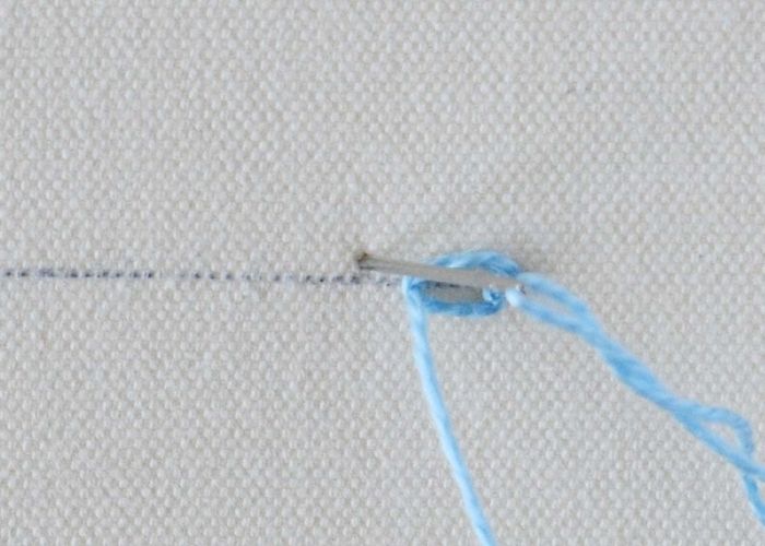 Point de chaînette torsadé noué étape 7