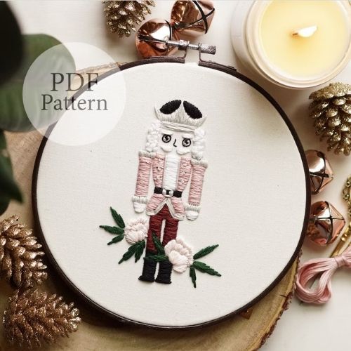 Sugar Plumb Nutcracker - Stickanleitung für Anfänger mit YouTube-Tutorials von MagnusAndQuill auf Etsy