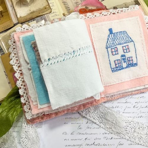 Fabric Journal pattern designed by FrancaisVintage on Etsy